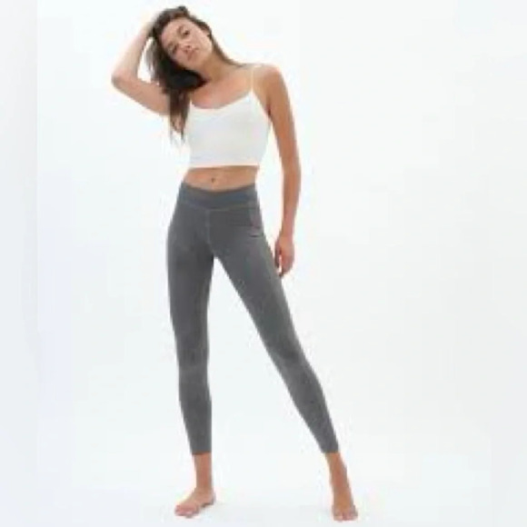 Aeropostale Live Love Dream's Best Booty Ever  Heather Grey Low Rise Leggings - Picture 2 of 3